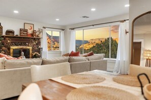 Interior - Serenity Retreat, Magical View & Perfect Location (Sedona)