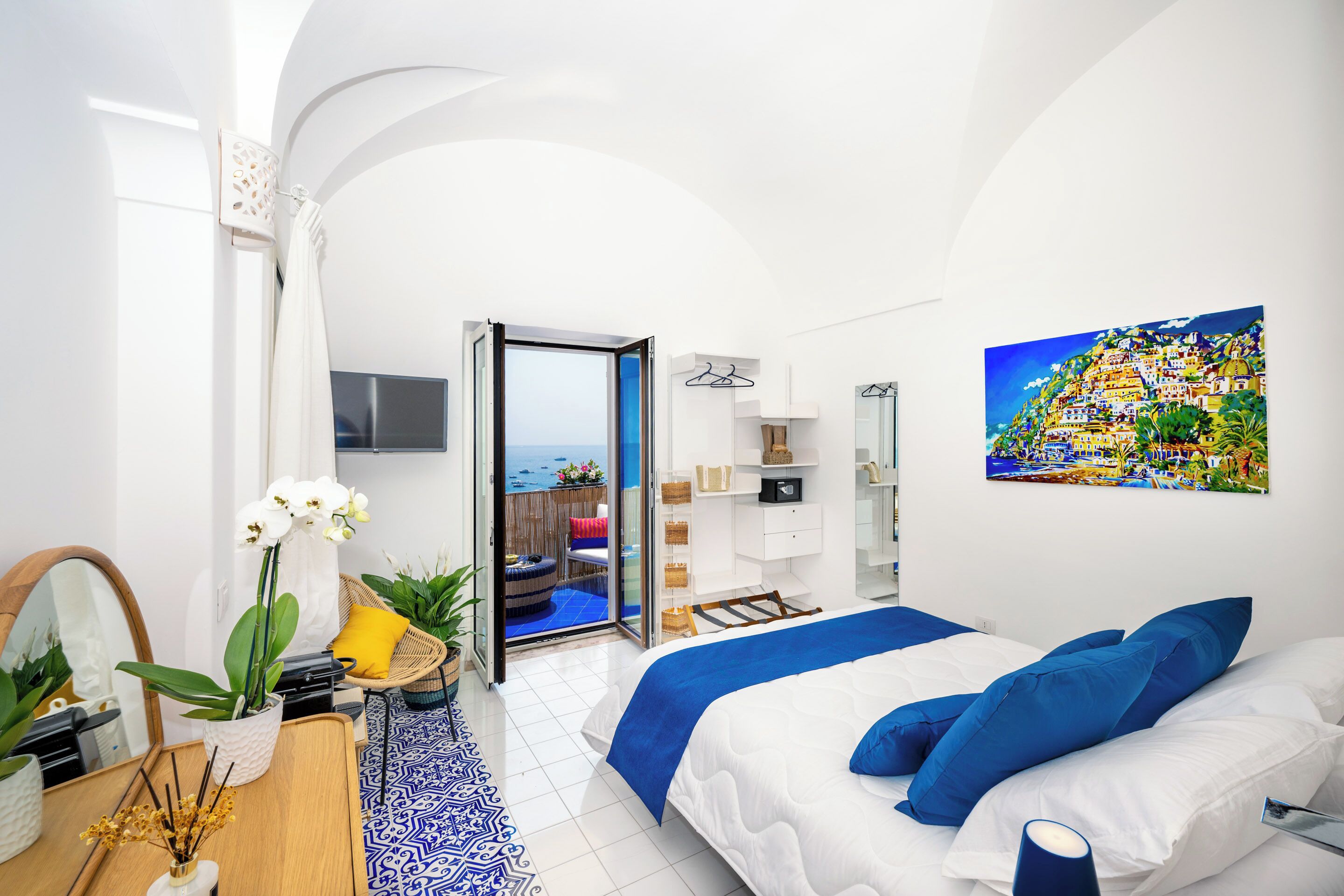 Luxury Room | Free minibar, in-room safe, soundproofing, free WiFi