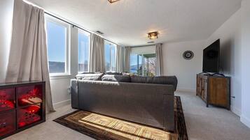 Rumah, 3 kamar tidur | Area keluarga | Smart TV