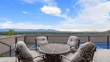 Villa, flere soverom | Utendørsservering