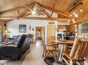 Cabana, 2 quartos | Área de estar