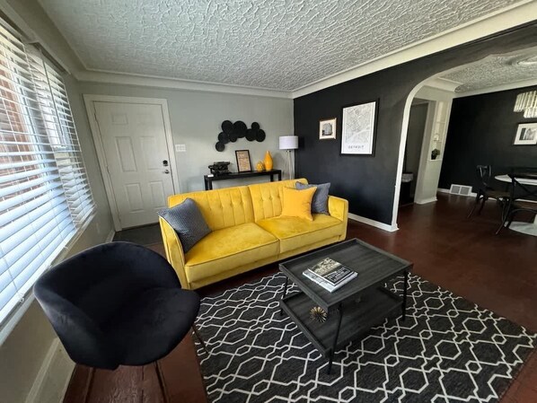 Apartment, 2 Bedrooms | Living area