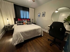 House, 4 Bedrooms | 4 bedrooms, laptop workspace, iron/ironing board, free WiFi