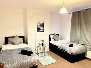 3 bedrooms, iron/ironing board, WiFi, bed sheets