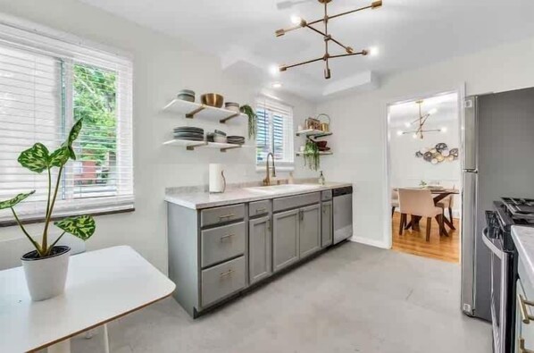 Maison, 3 chambres | Cuisine privée | Réfrigérateur, four, cafetière/bouilloire, grille-pain