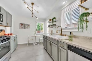 Maison, 3 chambres | Cuisine privée | Réfrigérateur, four, cafetière/bouilloire, grille-pain