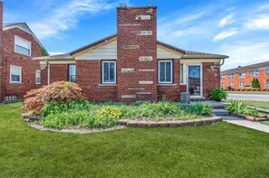 House, 3 Bedrooms | Exterior