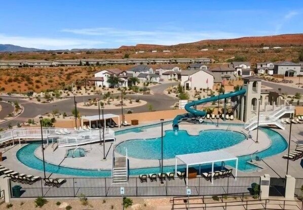 Resortwoning, 3 slaapkamers | Zwembad | Een verwarmd zwembad