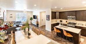 Townhome, 3 Bedrooms | Interior - Zi-on The Prize 3 Bedroom Townhouse (Washington)