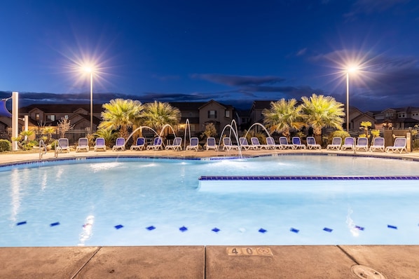 Maison mitoyenne, 3 chambres | Piscine | Piscine chauffée