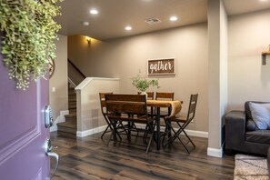 Stadtwohnung, 3 Schlafzimmer | Speisen