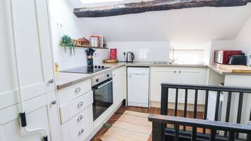 Rentaplats i utensilis de cuina, vaixella i coberteria