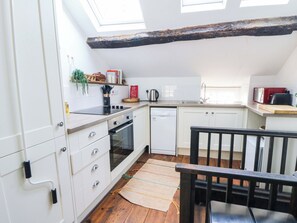 Dishwasher, cookware/dishes/utensils