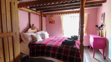 1 bedroom, individually decorated, individually furnished, free WiFi
