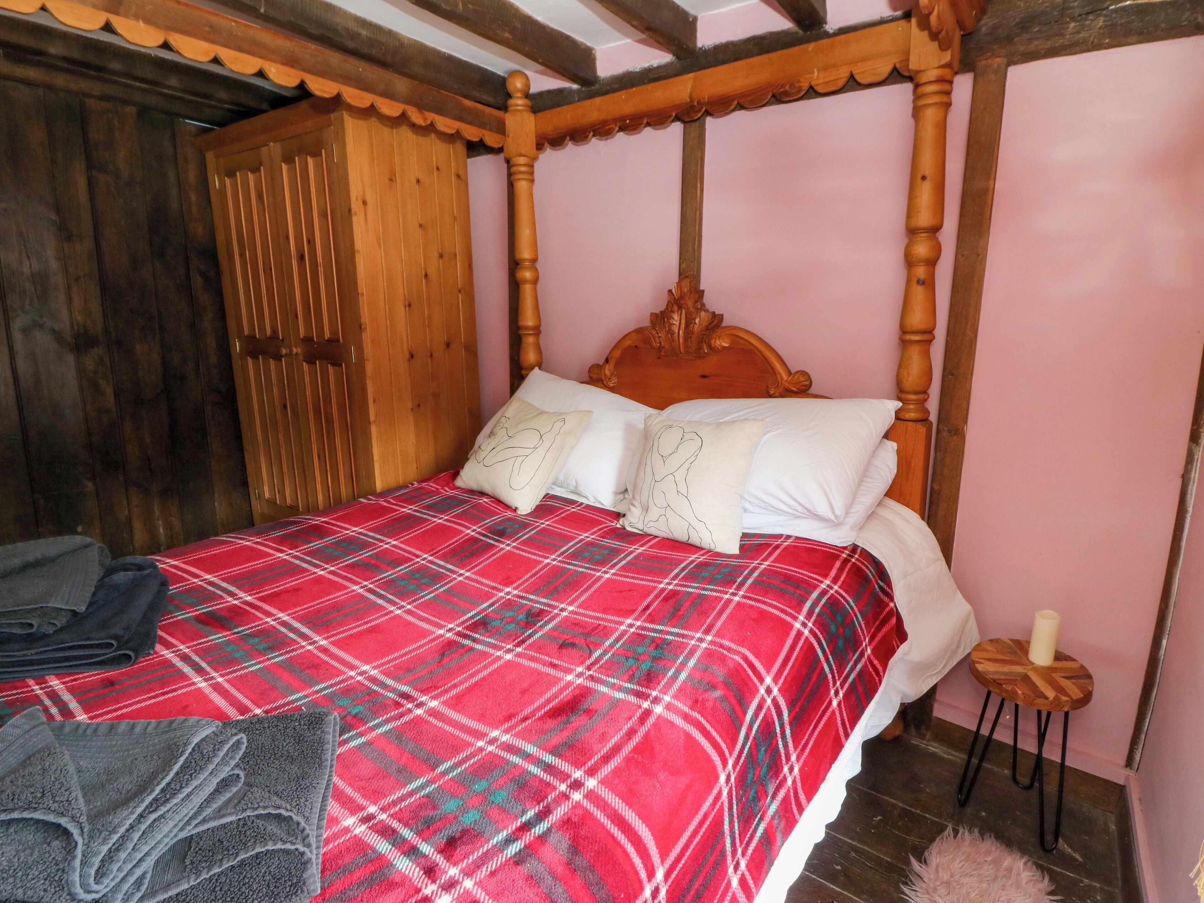 1 bedroom, individually decorated, individually furnished, free WiFi