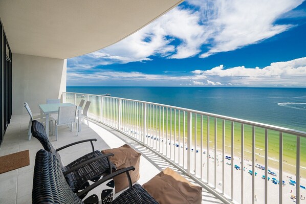 Condo, 3 Bedrooms | Property grounds