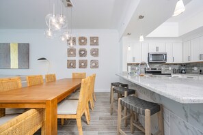 Condo, 3 habitaciones | Restaurantes