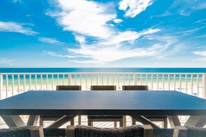 Condo, 3 Bedrooms | Tempat makan luar