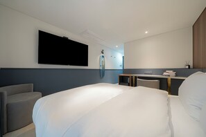 Superior Room | Laptop workspace, free WiFi