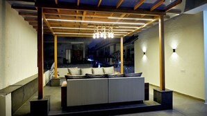 5BHK  Entire Villa | Hiên