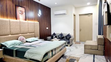 Skrivebord, gratis Wi-Fi, sengetøj