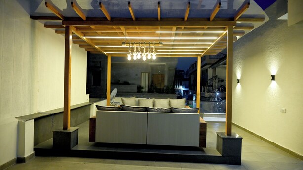 5BHK  Entire Villa | Khu phòng khách | TV LED 