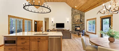 House, 4 Bedrooms | Interior