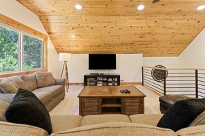 Hus - 4 sovrum | Vardagsrum | Smart-tv