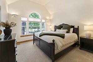 4 bedrooms, free WiFi - 4 Catkin 4 Bedroom Home (Bend)