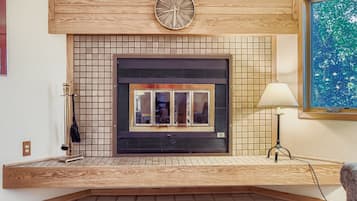 Condo, 2 Bedrooms | Interior