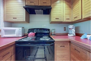Appart'hôtel, 2 chambres | Cuisine privée | Réfrigérateur, four, cafetière/bouilloire, grille-pain