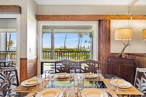 Condo, 2 Bedrooms | Dining