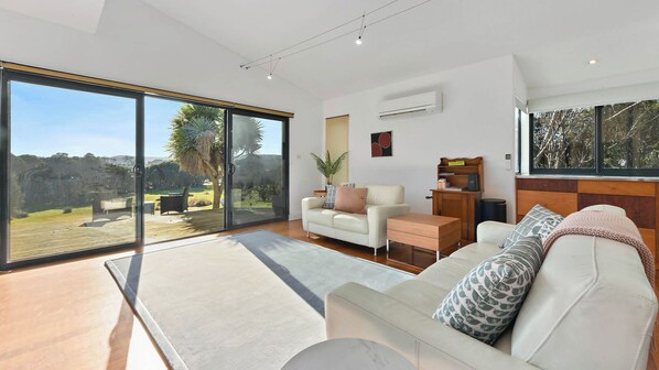 تلفزيون ذكي