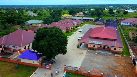 Exterior. BowMarie Resort