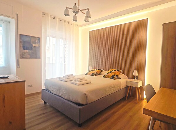 3 slaapkamers, een strijkplank/strijkijzer, internet, beddengoed