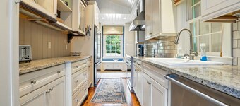 Historic Marshfront St Simons Estate • Heated Pool • Private Dock