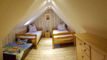 2 bedrooms, WiFi, bed sheets