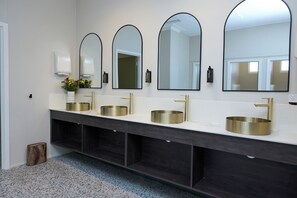 Free toiletries, towels, shampoo