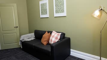 Apartamento estándar, vistas a la ciudad | Zona de estar