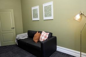 Standard Apartment, City View | Living area