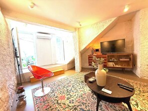 TV - Casa do Lambril, Casa do Lambril - Refugio na Beira Baixa (Tinalhas)