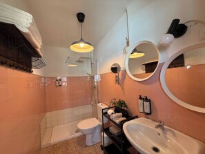 Hair dryer, towels