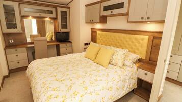 2 bedrooms, individually decorated, individually furnished, free WiFi