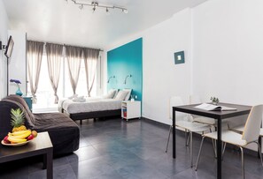 Iron/ironing board, free WiFi