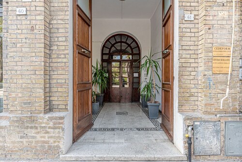 Infinity Stay • Elegant Urban Escape