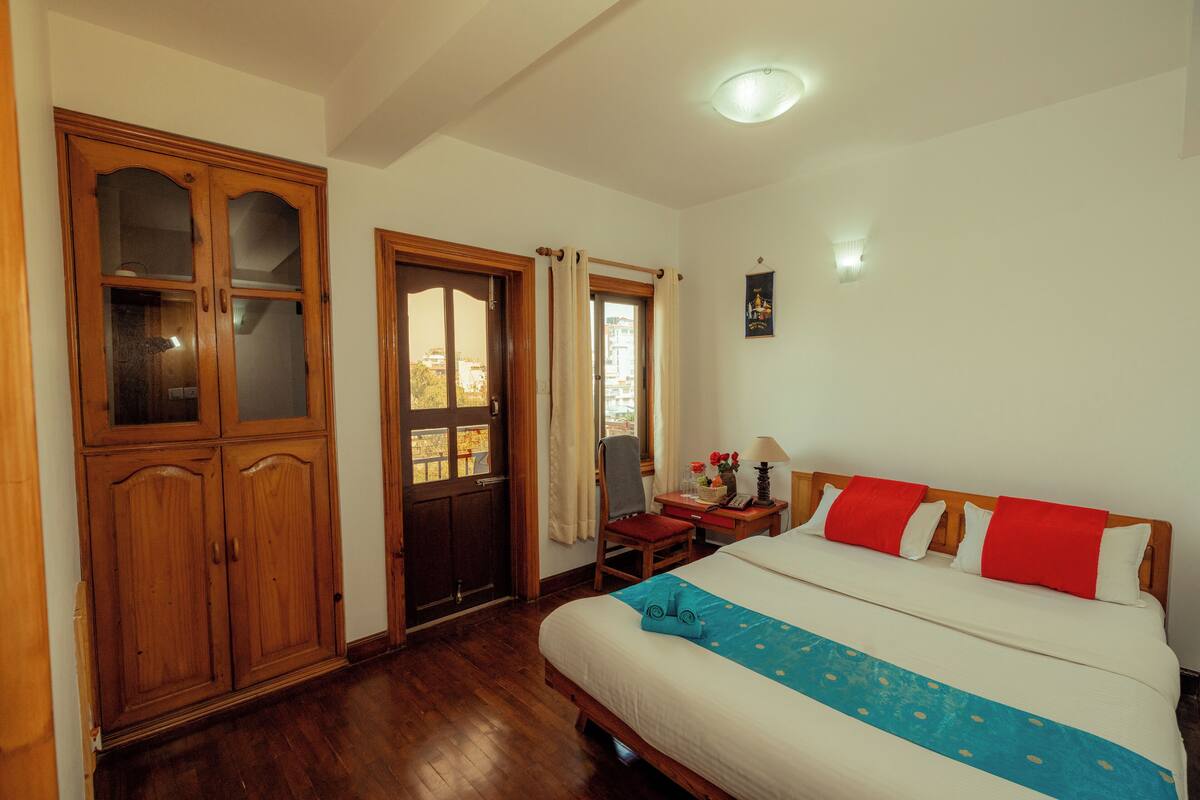 Standaard kamer, 1 twee- of 2 eenpersoonsbedden, 1 slaapkamer, balkon, uitzicht op de stad