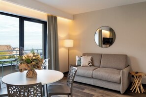 Appartement Terrasse vue plaine d'Alsace | บริเวณนั่งเล่น | ทีวีจอแอลอีดี 43 นิ้ว พร้อมช่องดิจิตอล