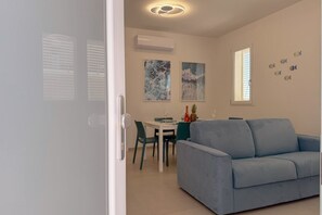 Smart TV - Beachfront Apt with Parking (Civitanova Marche)