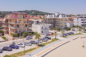 Exterior - Beachfront apartment + car (Civitanova Marche)
