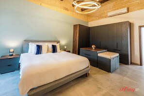 2 bedrooms, desk, iron/ironing board, travel crib